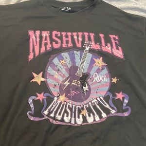 Nashville music city shirt. Very comfortable